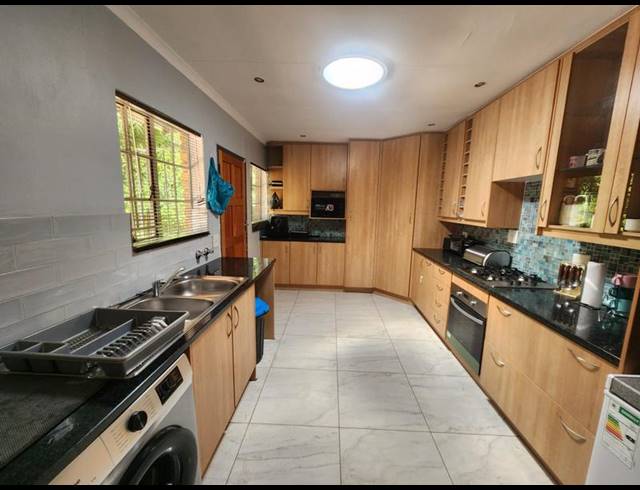 3 BEDROOM PROPERTY TO RENT IN RADIOKOP